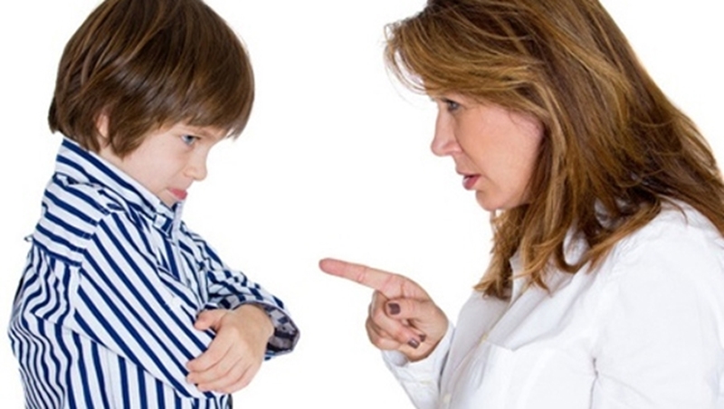 Khi con nói tục, chửi bậy bố mẹ cần làm gì?