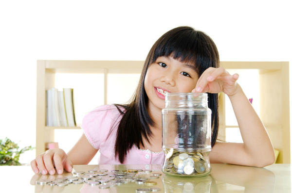 Những bài học về tiền bạc cha mẹ cần dạy con càng sớm càng tốt