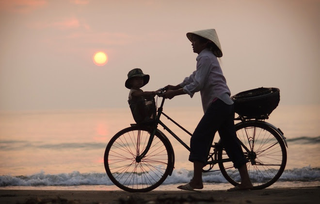 Chỉ có cha mẹ thương con vô điều kiện, còn xã hội này phải có điều kiện mới thương  con ~ Ẩm Thực Thông Thái