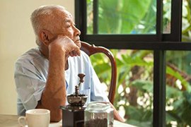 Người già sống cô đơn và những vấn đề liên quan tới bệnh tật - Cao tuổi |  Chuyên trang Người cao tuổi