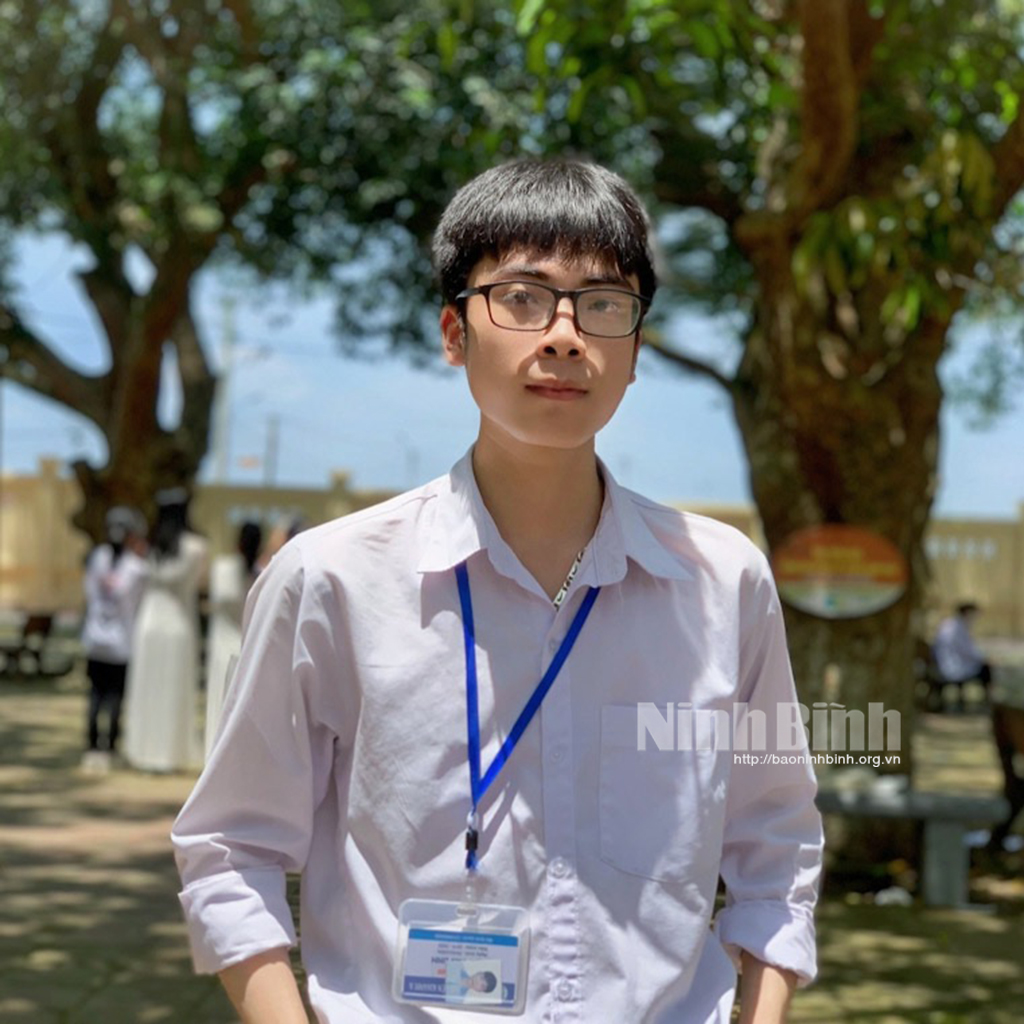 Phạm Văn Linh Từ cậu học trò nghèo thành thủ khoa kỳ thi tốt nghiệp THPT năm 2022 | baoninhbinh.org.vn