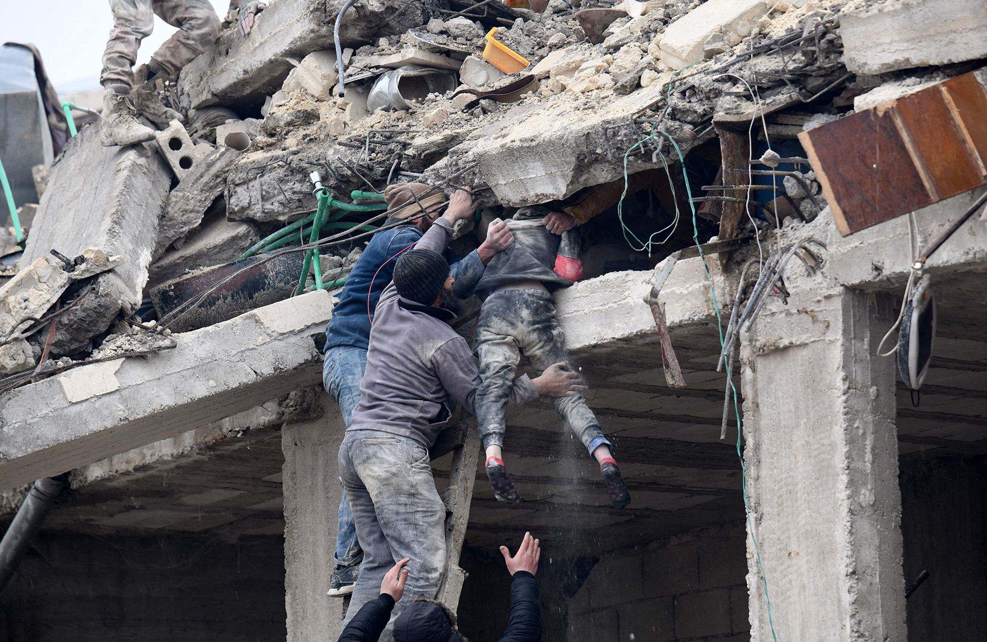 Chùm ảnh và Video: Động đất gây thương vong, thiệt hại lớn ở Thổ Nhĩ Kỳ và Syria