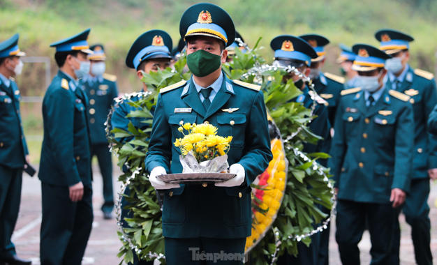 Xúc động lễ tang thiếu tá phi công Trần Ngọc Duy