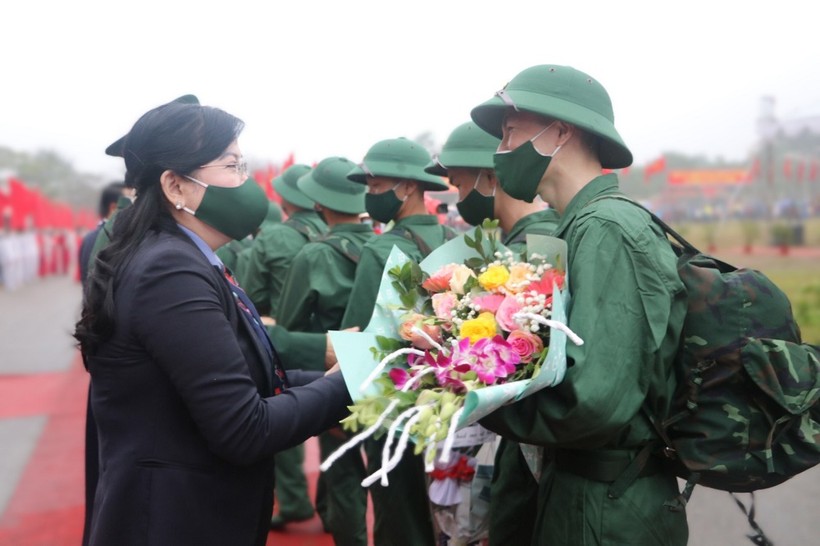 Thái Nguyên hơn 2.000 tân binh lên đường nhập ngũ | Báo Giáo dục và Thời đại Online