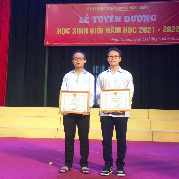 Hai anh em ruột 'ẵm' giải Nhất, Nhì học sinh giỏi Quốc gia - Ảnh 2.