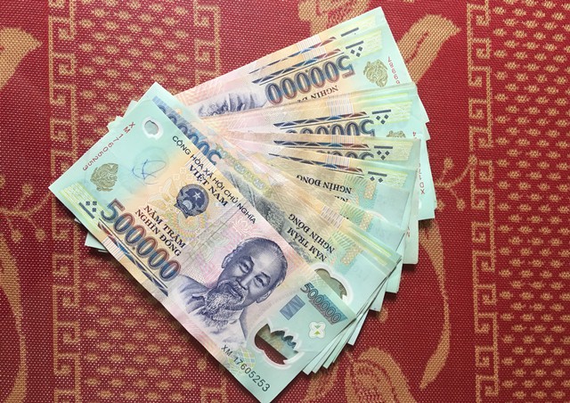 Nhặt được tiền tại cây ATM nhờ Công an trả lại cho người mất - Báo Công an Nhân dân điện tử