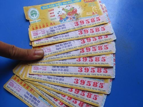 Nhặt vé số ngoài đường, cạo sửa thành tờ vé độc đắc 1,5 tỷ đồng - Tin mới Sự kiện hàng ngày