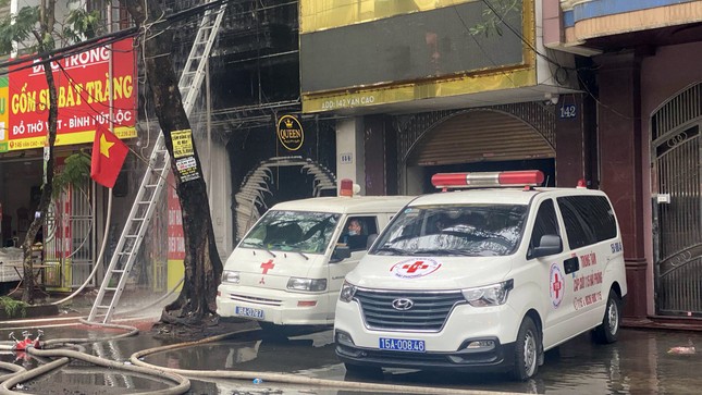 Vụ cháy quán bar ở phố Tây Hải Phòng: 3 người mắc kẹt tử vong ảnh 2