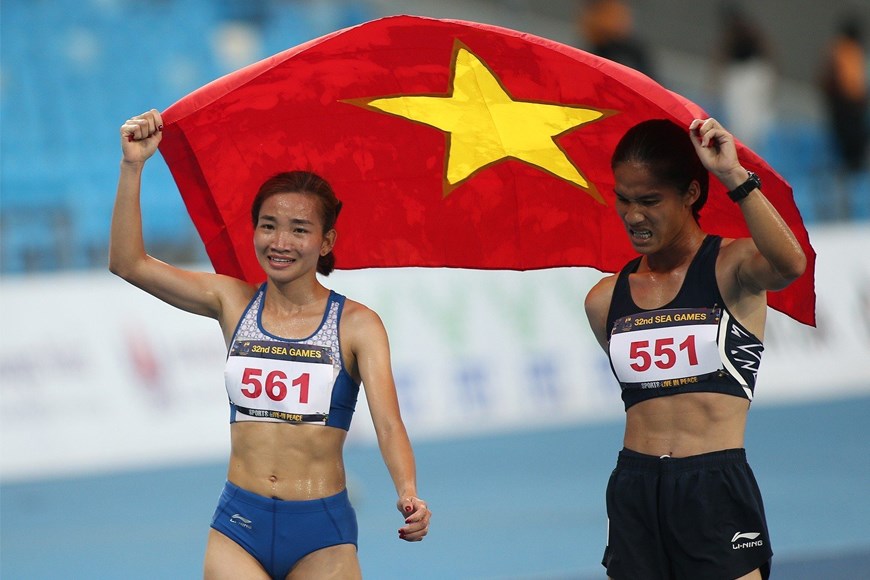 Nguyễn Thị Oanh giành Huy chương Vàng thứ hai nội dung 3000m vượt chướng ngại vật nữ. Ảnh: VIỆT AN  