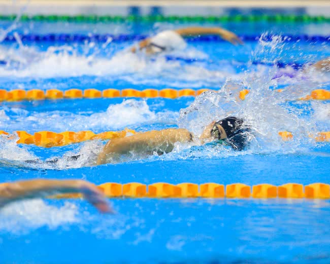  Thần đồng 14 tuổi tuyển bơi từng phá kỷ lục của Ánh Viên, lần đầu dự SEA Games đã ẵm ngay huy chương  - Ảnh 5.