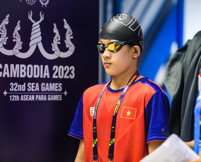  Thần đồng 14 tuổi tuyển bơi từng phá kỷ lục của Ánh Viên, lần đầu dự SEA Games đã ẵm ngay huy chương  - Ảnh 3.